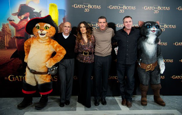EL_GATO_CON_BOTAS_rueda_1 EL_GATO_CON_BOTAS_rueda_1