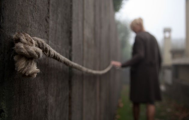 LOS_OJOS_DE_JULIA_crítica_2.jpg LOS_OJOS_DE_JULIA_crítica_2.jpg