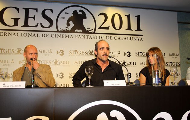 MIENTRAS_DUERMES_rueda_1.jpg MIENTRAS_DUERMES_rueda_1.jpg