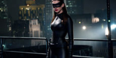 CATWOMAN noticia: Anne Hathaway pide un spin-off